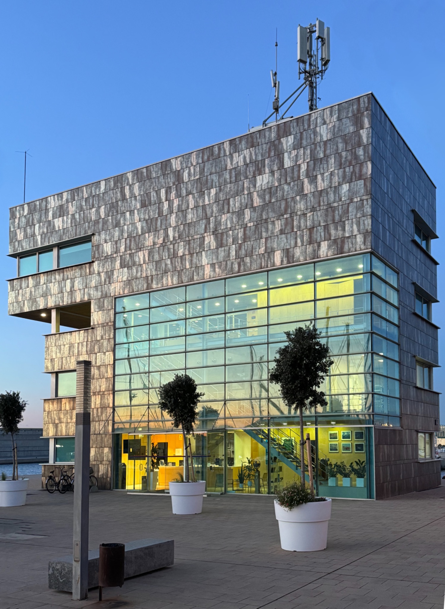 Badalona Office iPhone